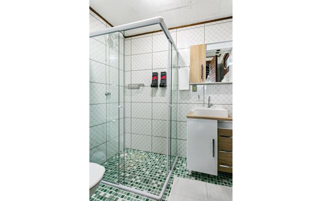 Casa em condomínio em meio à natureza CLN006