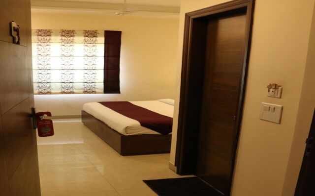 OYO 1896 Hotel RK Grande
