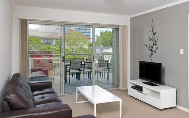 Skyline Court Apartments