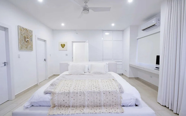 Lilypad Luxurious Cliffside Villa With Stunning Sea Views