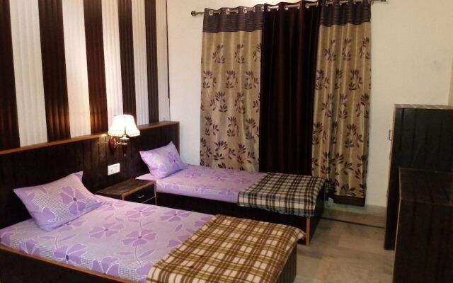 Hotel Raj Mahal