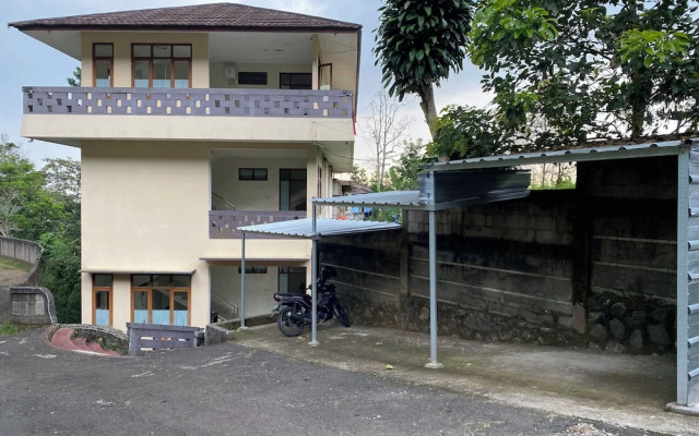 OYO 94582 Villa Beringin Puncak
