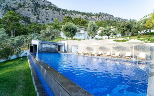 Peaceful Duplex With Splendid View in Gocek