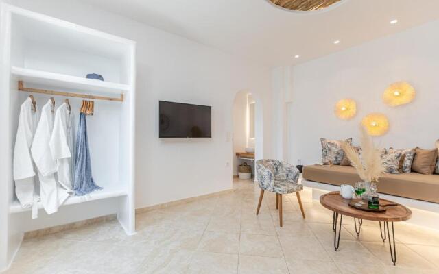 Almiriki Naxos Beachside Living