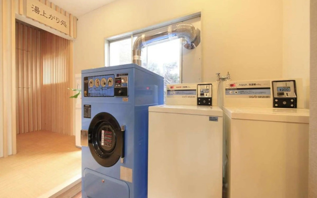 Izu Ippeki lake lakeside terrace