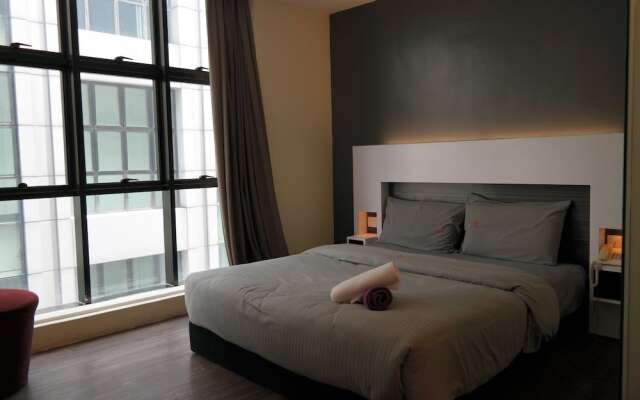 Summer Oscar Boutique Hotel