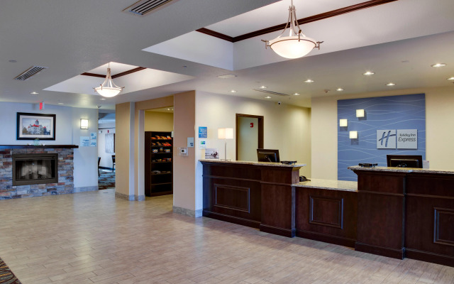 Holiday Inn Express & Suites Nevada by IHG