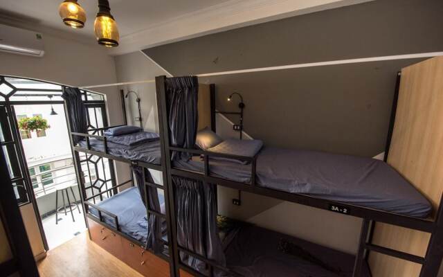 The Like Hostel & Cafe