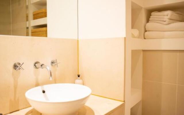 Oyo Home 137 Discovery Dock