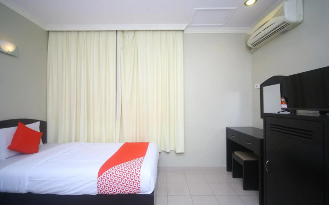 OYO 1027 Hotel London