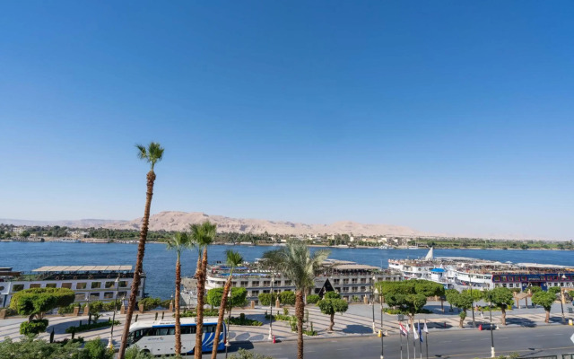 Aracan Eatabe Luxor Hotel