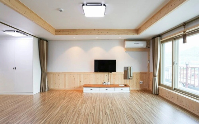 Yeonggwang Beach Central Pension