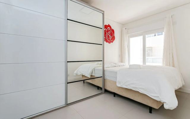 Apto em prédio c/ piscina 350m da praia RTG208