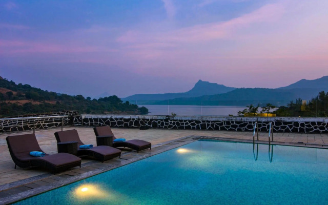 StayVista at Lake Mansion