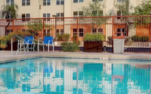 Holiday Inn Express & Suites Phoenix - Mesa West by IHG
