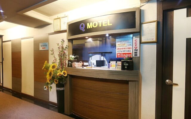 Yongjeon Time Terminal Hotel 2nd Branch by Aank