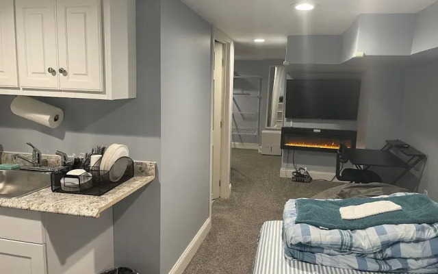 Entire Unit-5min to M&TBank Camden Yards