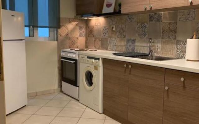 Central Artistic 2-Bedroom Apartment