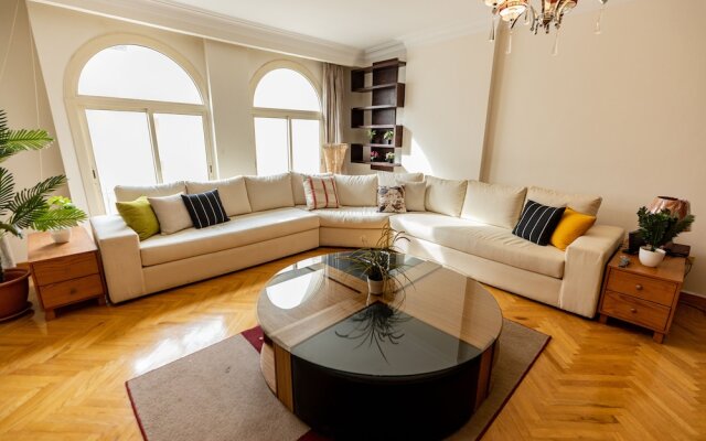 Oak Orchid Opulent 2 BR Apartment with Walk-in Closet