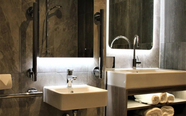 voco Edinburgh-Haymarket by IHG