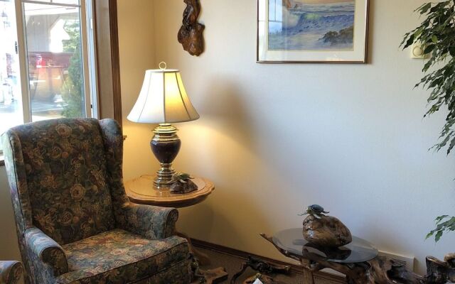 Landmark Inn