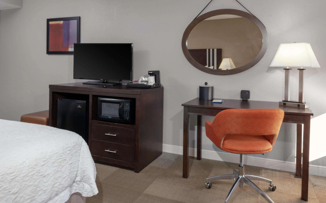 Holiday Inn Express Newark Airport Elizabeth by IHG