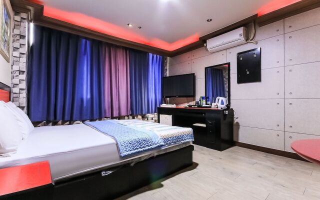 Changwon Bonggokdong Seven