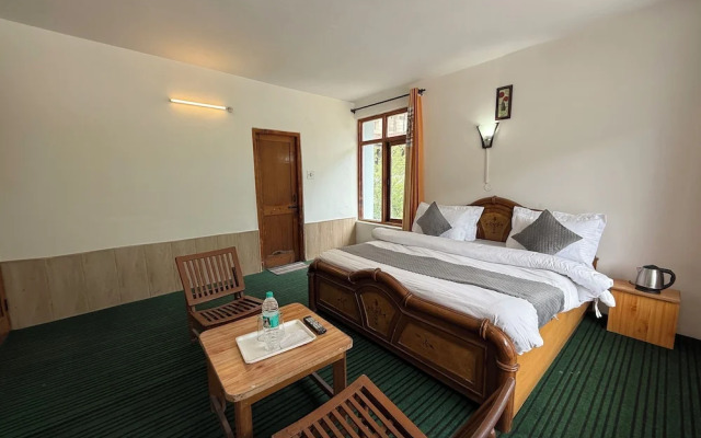 Hotel Alpine Himalayan View  Manali