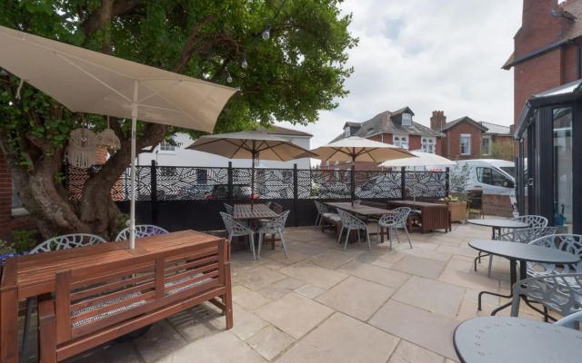 Stattons Hotel & Restaurant