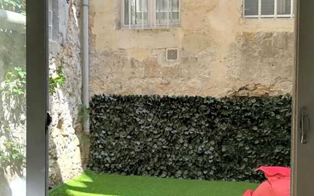 B&B Bordeaux Saint Michel
