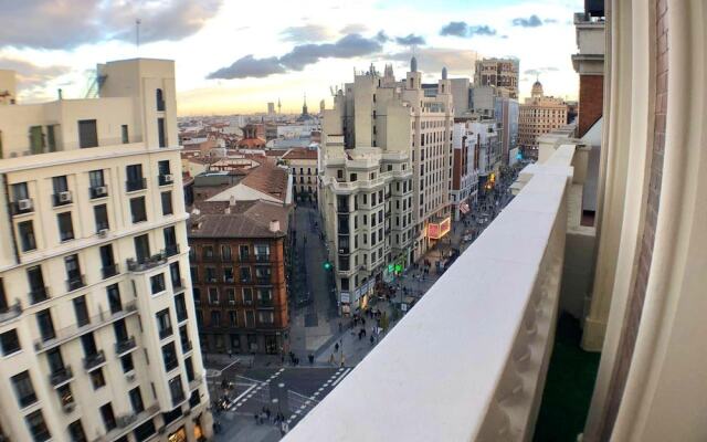 Studio in Madrid, With Wonderful City View and Wifi