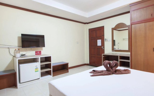ZEN Rooms Rat-U-Thid 200 Phi Road