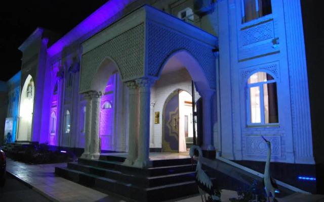 Отель Kesh Palace