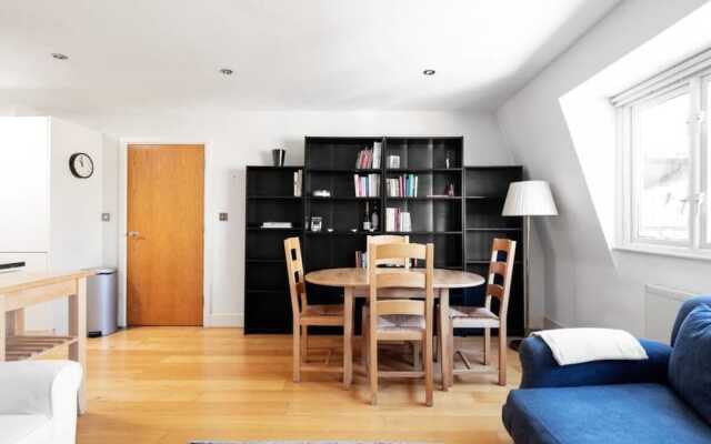 Modern 2bed 2bath Near the Oval