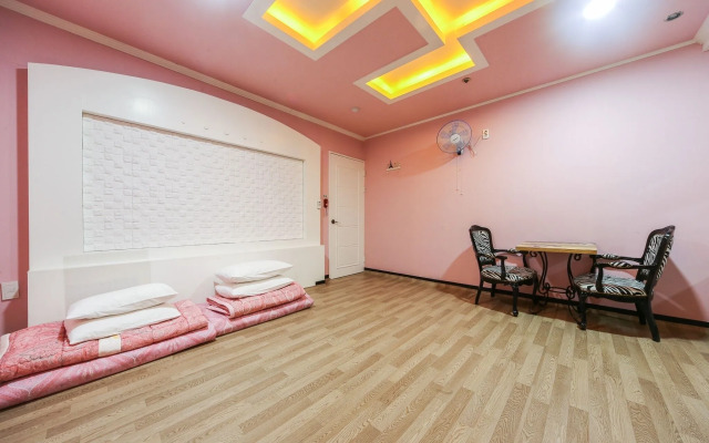 Raphael Hotel