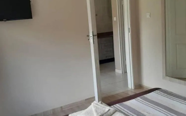 2 Bedroomed Apartment With En-suite and Kitchenette - 2068