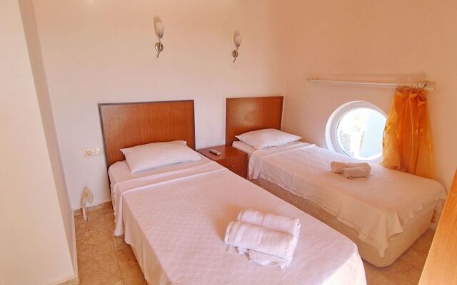 Arnna Villa 4 by Villa Buketi