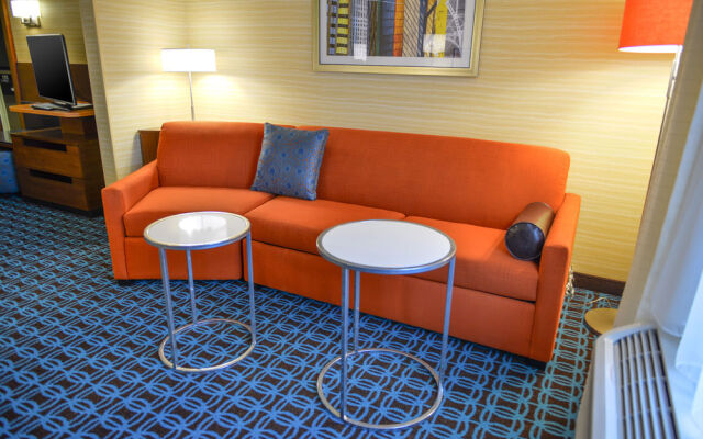 Fairfield Inn & Suites Canton South