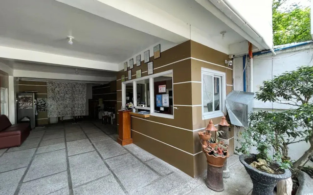 Captains Suites Albay