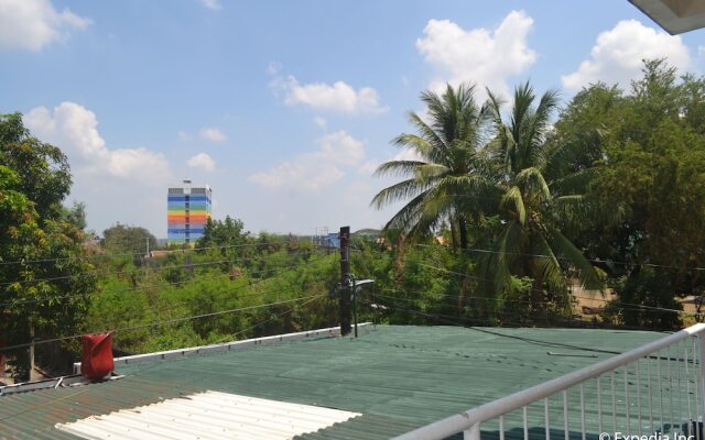Red Tulip Hotel
