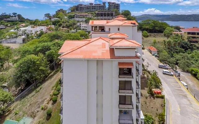 2BD Ocean-view Condo in Flamingo With Pool