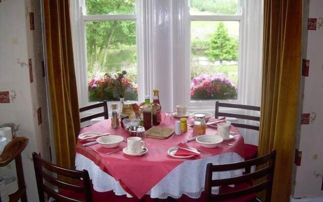Riverside House Bed & Breakfast