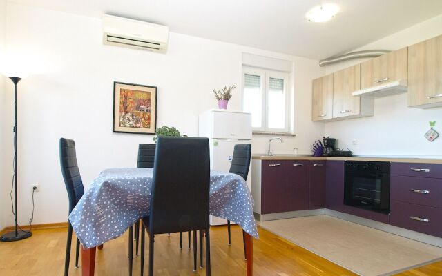 Apartment 1932