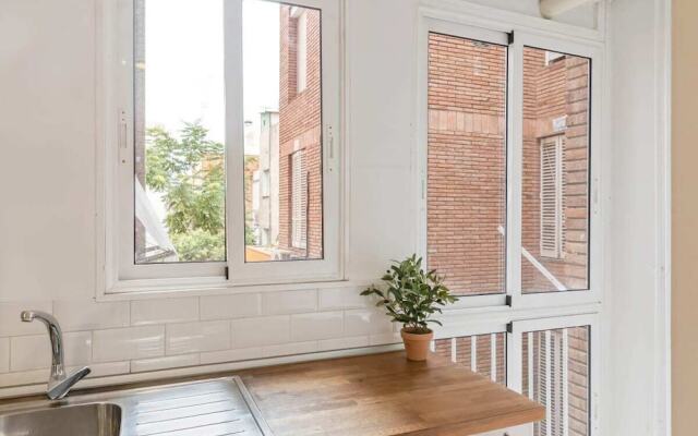 Charming 2bed apt Close to Gracia, 5mins to Metro