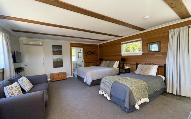 St Leonards Vineyard Cottages – Guest Rooms – Blenheim