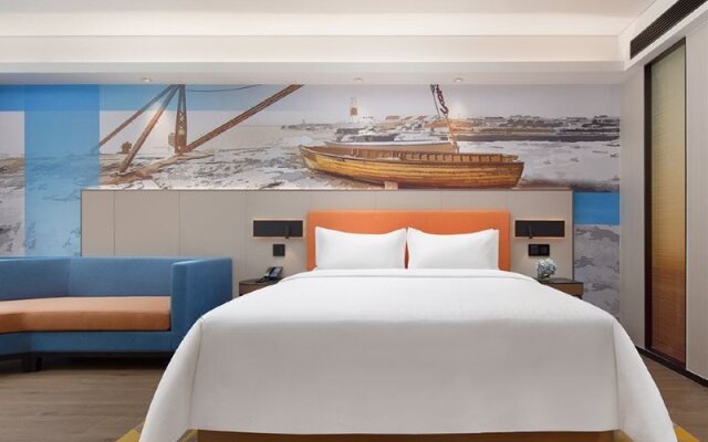 Hampton by Hilton Qionghai Railway Station