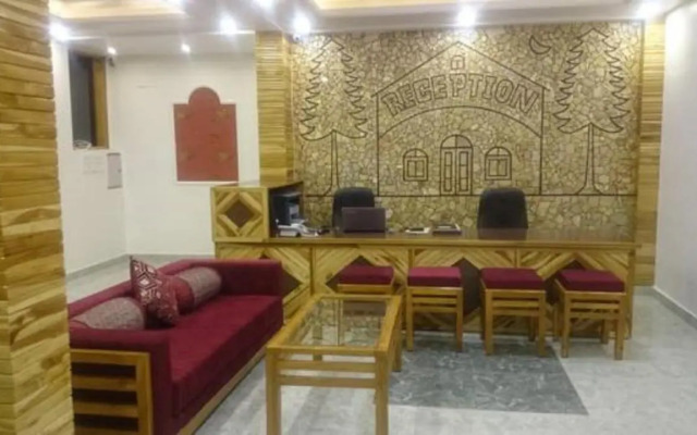 The Golden Peak, Hotel