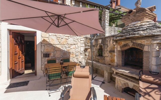 Beautiful Home in Porec With Wifi and 2 Bedrooms