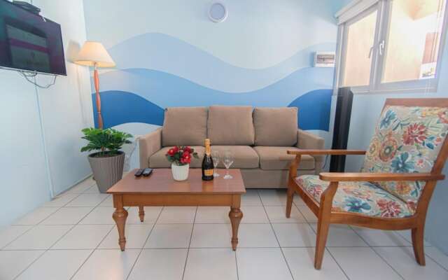 Quiet Cozy Central Close to the Beach Pool