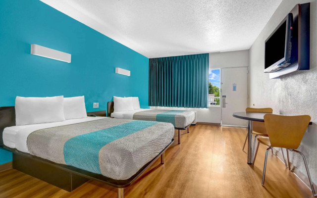 Motel 6 Jacksonville, NC